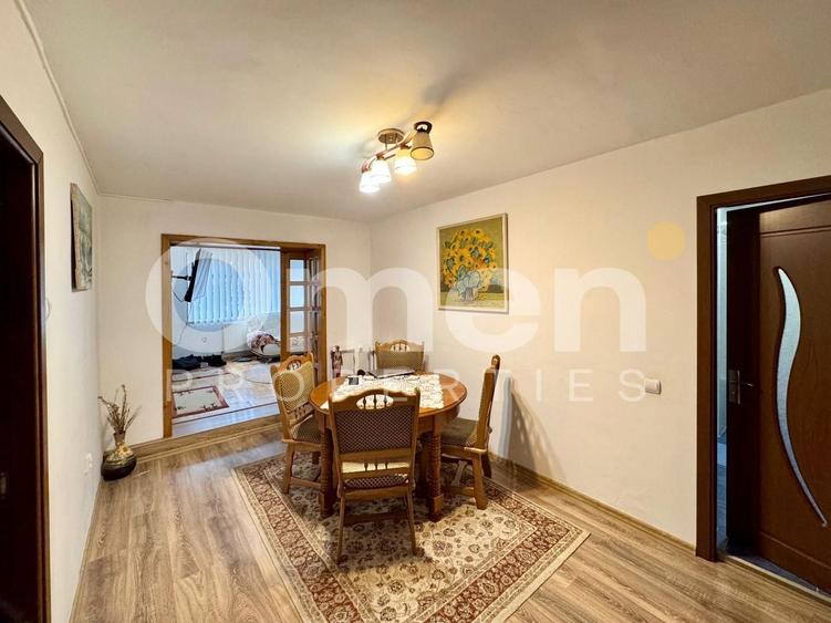 Apartament cu 3 camere semidecomandat, mobilat în Săsar