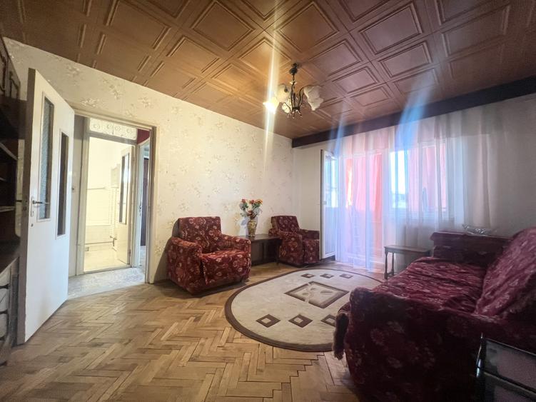 Apartament cu 2 camere semidecomandat, mobilat în Dâmbovița