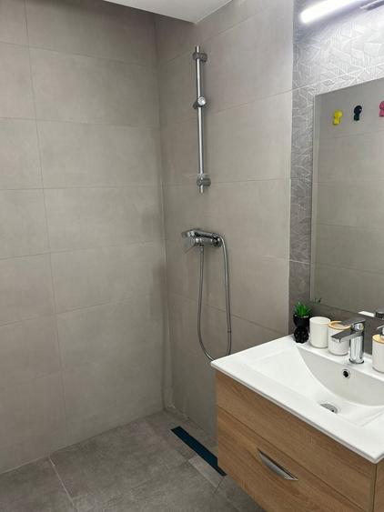 Apartament cu 2 camere semidecomandat, mobilat în Parcul Carol