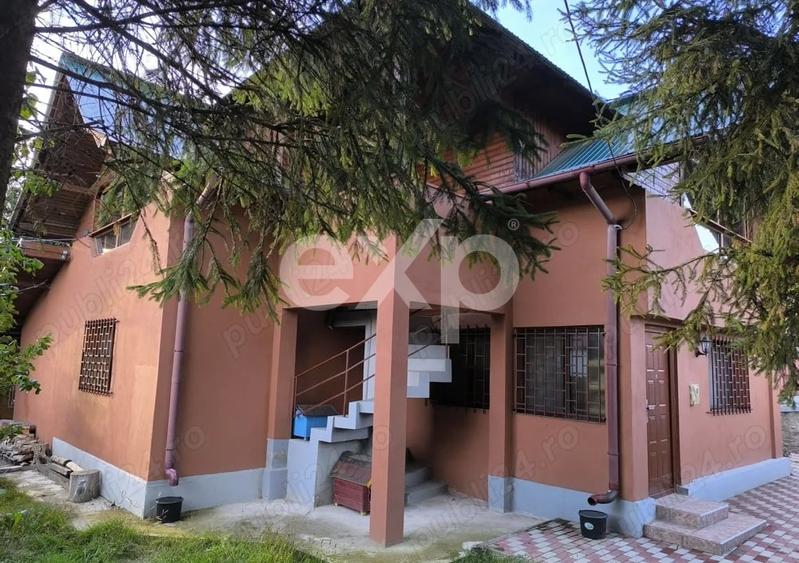 Casă individuală cu 5 camere cu Teren 2100 Mp în Mălureni