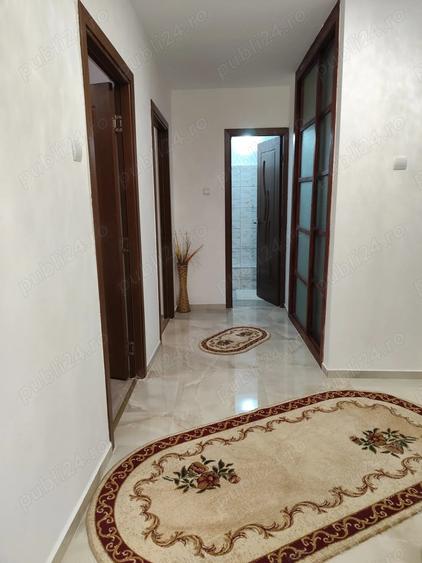 Apartament cu 4 camere decomandat în Central