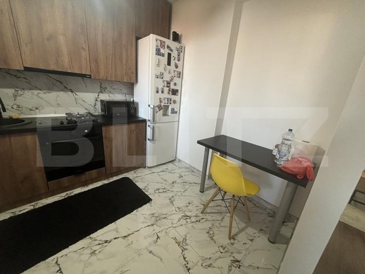Apartament cu 3 camere decomandat, mobilat în 14 Mai