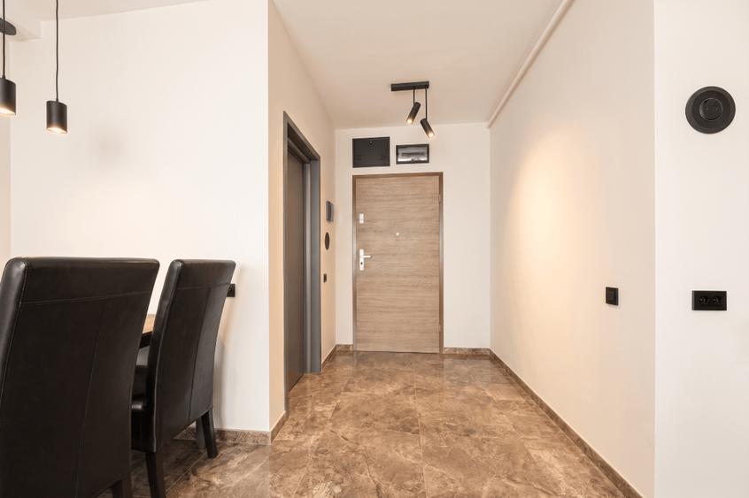 Apartament cu 3 camere decomandat în Torontalului