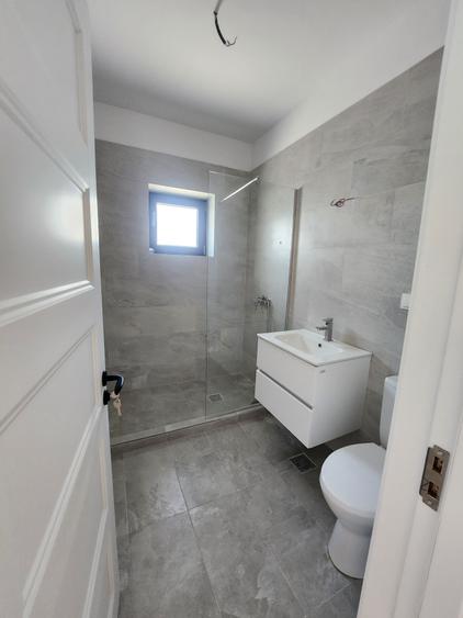Apartament cu 2 camere decomandat în Haliu