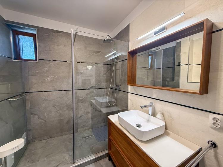 Casă individuală cu 4 camere cu Canalizare în Șelimbăr