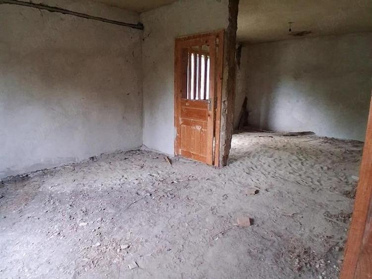 Casă individuală cu 4 camere cu Teren 1900 Mp în Horodniceni