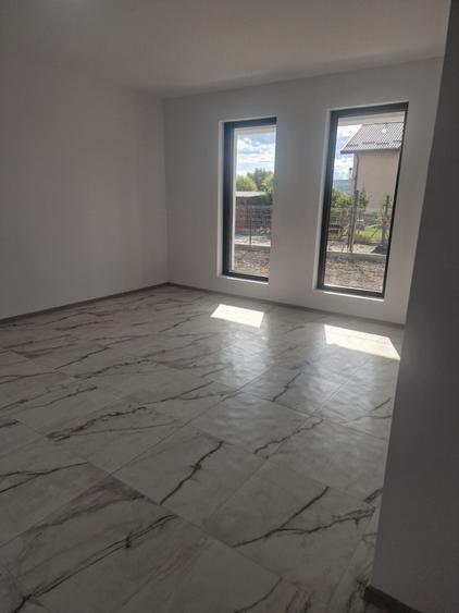 Casă cu 4 camere în Lunca