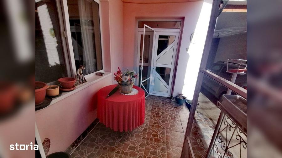 Casă cu Teren 719 Mp în Central