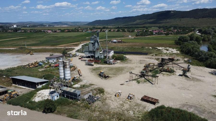 Teren de 30000 mp, în Bonț