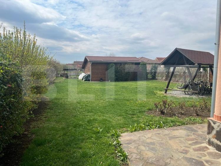 Casă individuală cu 8 camere cu Canalizare în Sâncraiu de Mureș