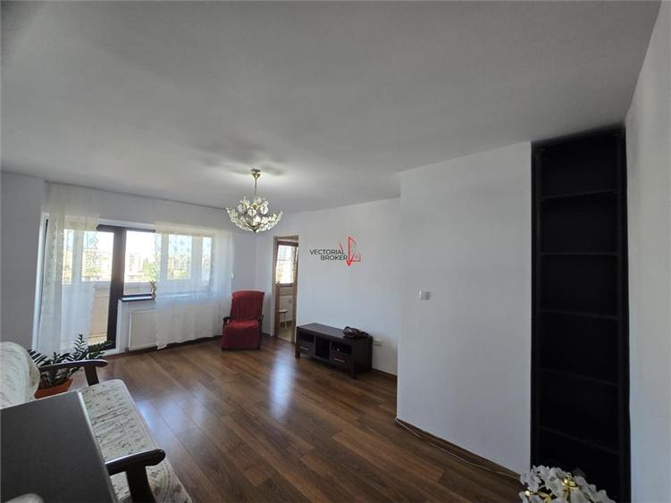 Garsonieră decomandată în Tei
