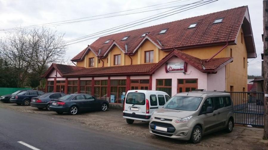 Spațiu comercial, 400 mp în Surduc