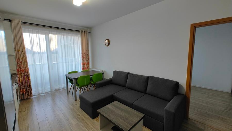 Apartament cu 2 camere semidecomandat, mobilat în Central