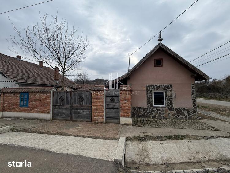 Casă cu 2 camere cu Teren 582 Mp în Saschiz