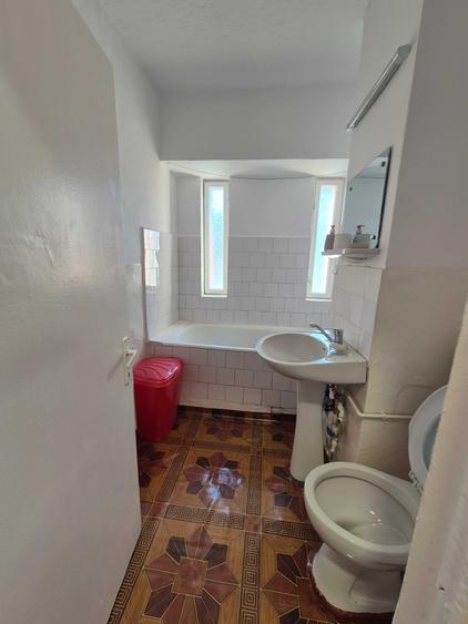 Apartament cu 2 camere semidecomandat în Centrul Civic