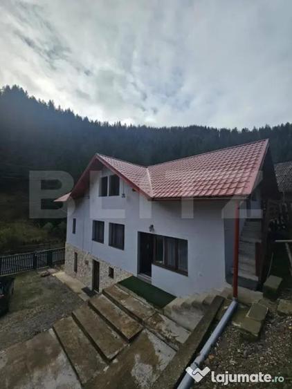 Casă cu 6 camere cu Teren 1565 Mp în Popești