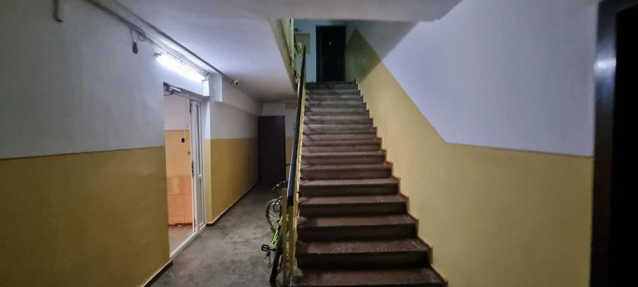Apartament cu 3 camere decomandat în Drumul Taberei