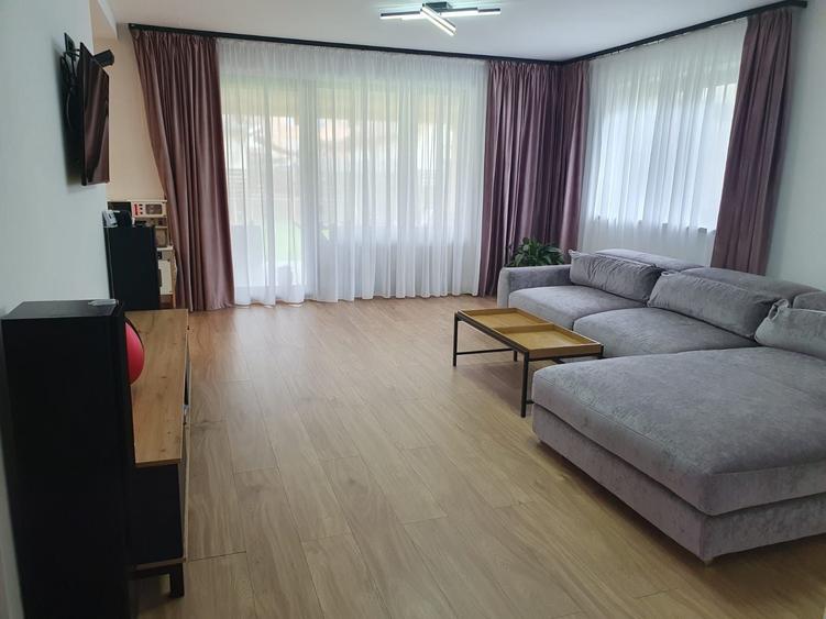 Casă cu 4 camere în Centură
