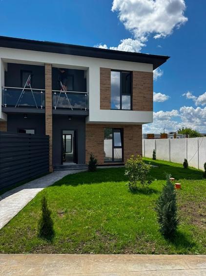 Casă individuală cu 4 camere cu Canalizare în Ultracentral