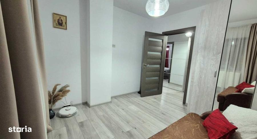 Apartament cu 2 camere decomandat în Km 4