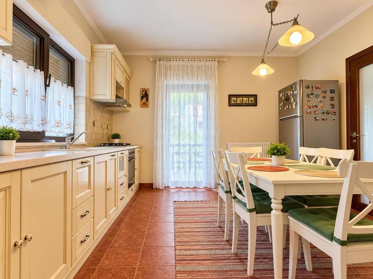 Casă individuală cu 5 camere cu Teren 420 Mp în Corbeanca