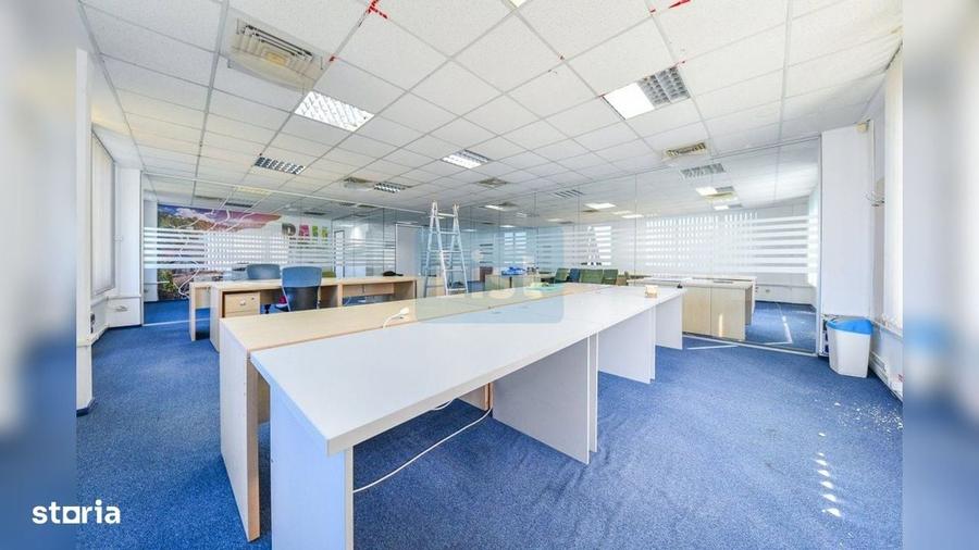 Spațiu comercial, de 400 mp, în Central