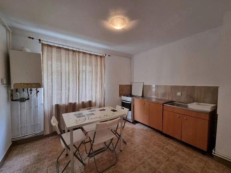 Casă cu 4 camere în 9 Mai