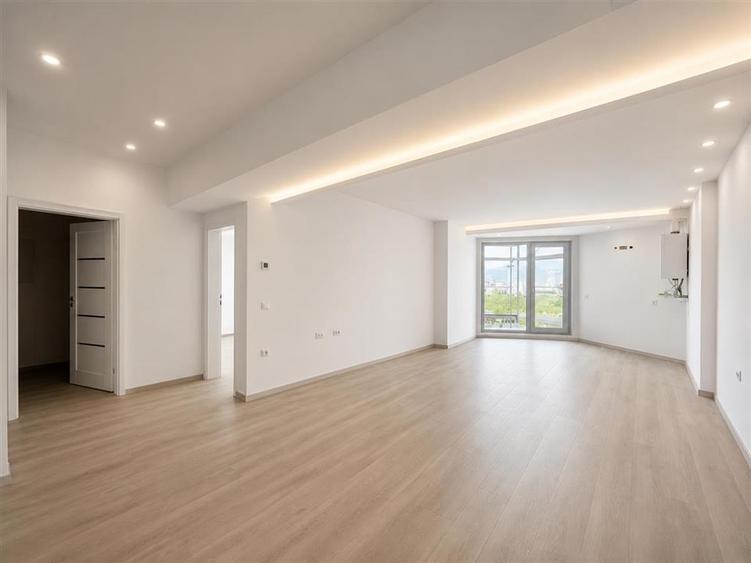 Apartament cu 2 camere semidecomandat în Exterior Sud