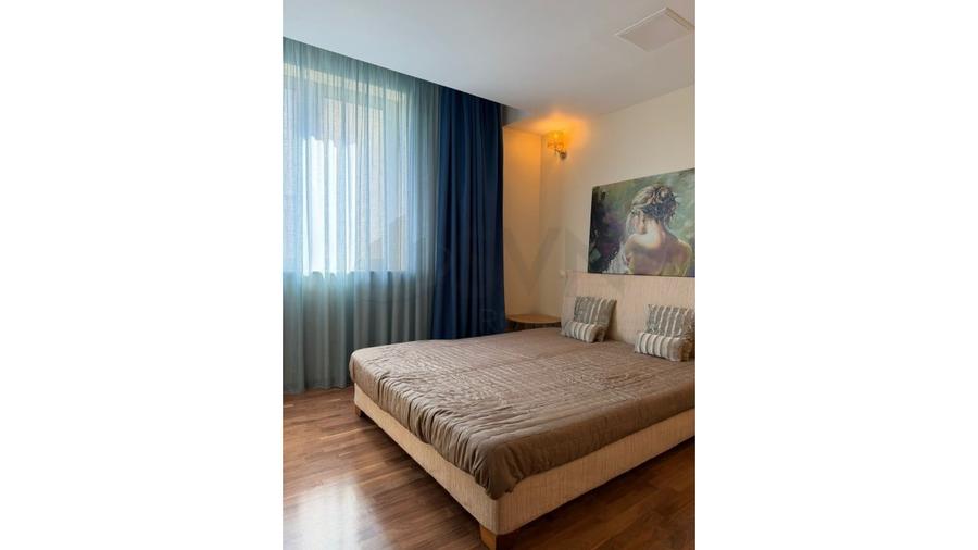 Apartament cu 3 camere semidecomandat, mobilat în Iancu Nicolae