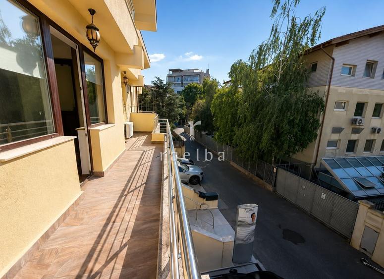 Duplex cu 12 camere cu Canalizare în Șoseaua Nordului