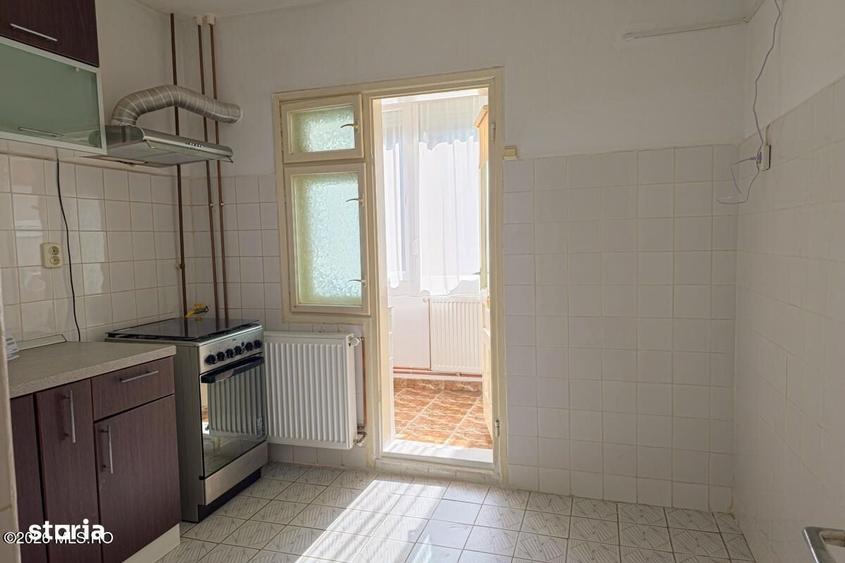Apartament cu 3 camere decomandat în Soarelui