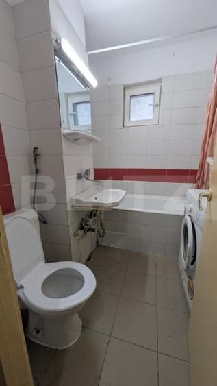 Apartament cu 4 camere decomandat, mobilat în Republicii