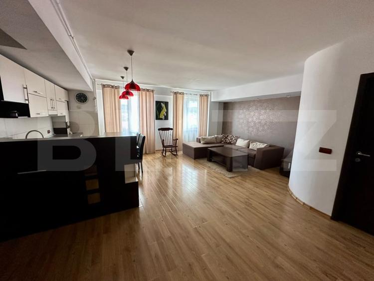 Apartament cu 2 camere semidecomandat, mobilat în Calea Moldovei