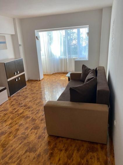 Apartament cu 2 camere decomandat în Exterior Vest