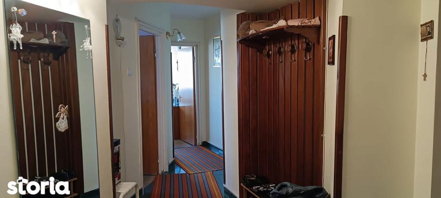 Apartament cu 4 camere în Pantelimon