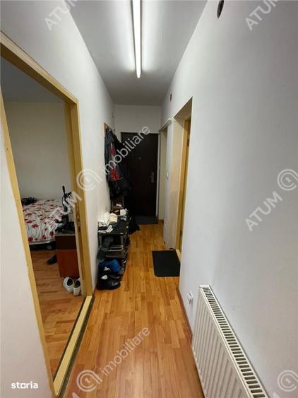 Apartament cu 3 camere decomandat, mobilat în Turnișor