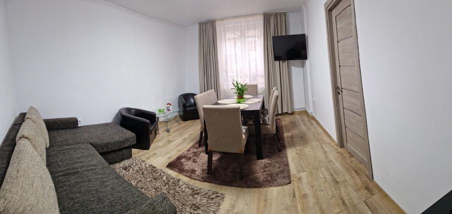 Apartament cu 3 camere decomandat în Central