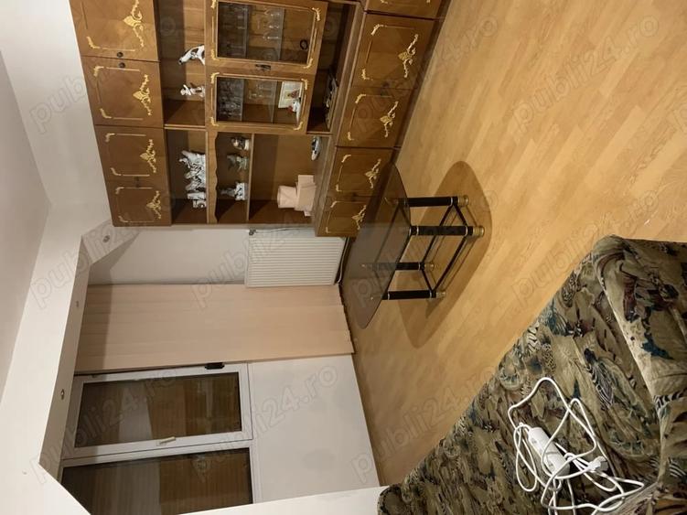 Apartament cu 3 camere decomandat în Sud