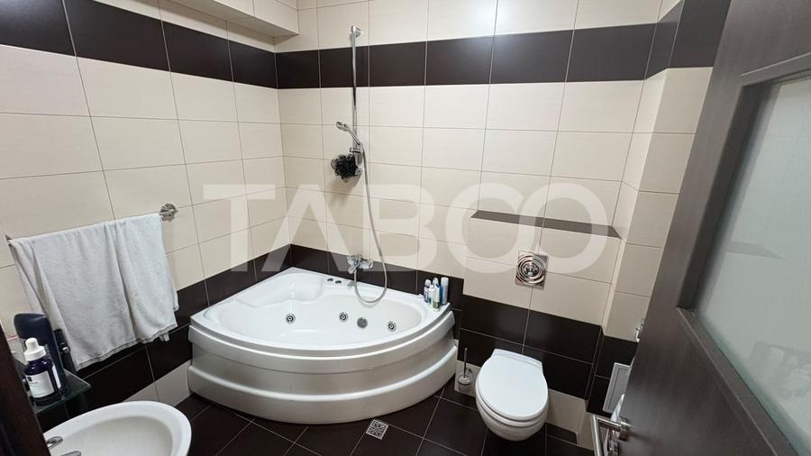 Apartament cu 3 camere decomandat, mobilat în Turnișor