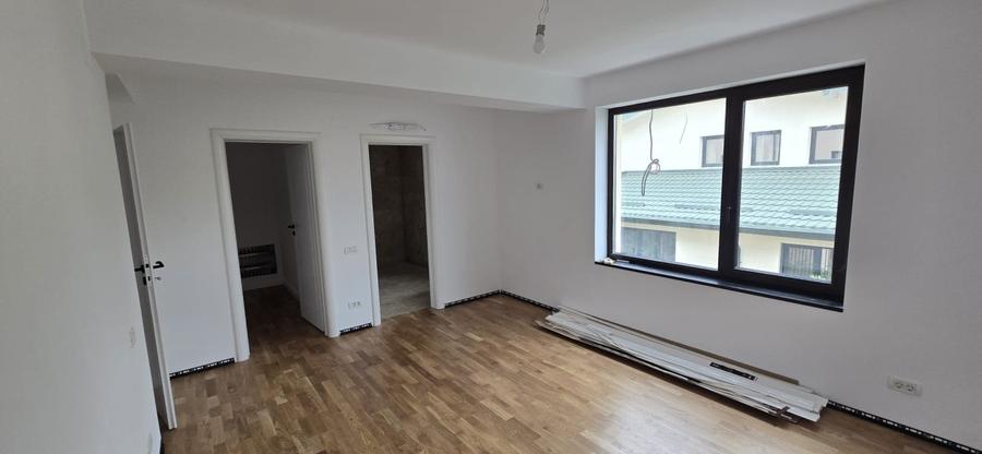 Casă individuală cu 5 camere cu Teren 227 Mp în Central