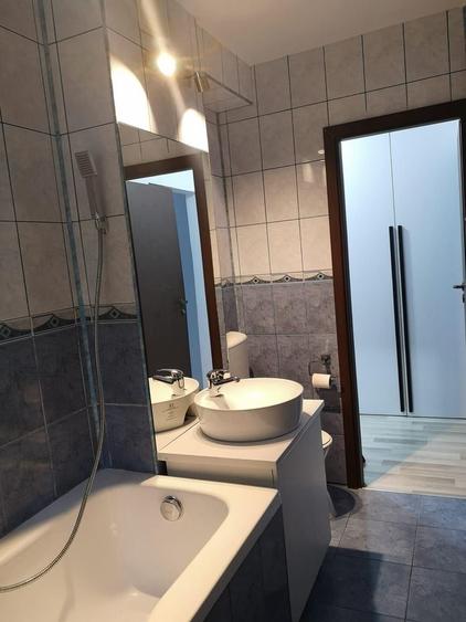 Garsonieră decomandată în Central