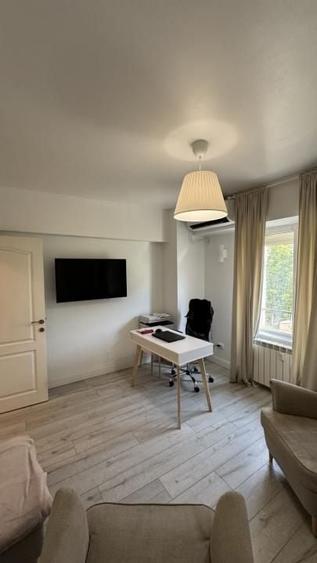 Apartament cu 3 camere decomandat, mobilat în Calea Călărașilor
