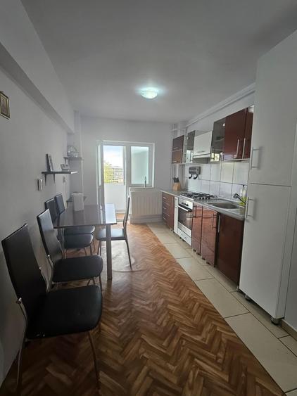 Apartament cu 3 camere decomandat în Găvana