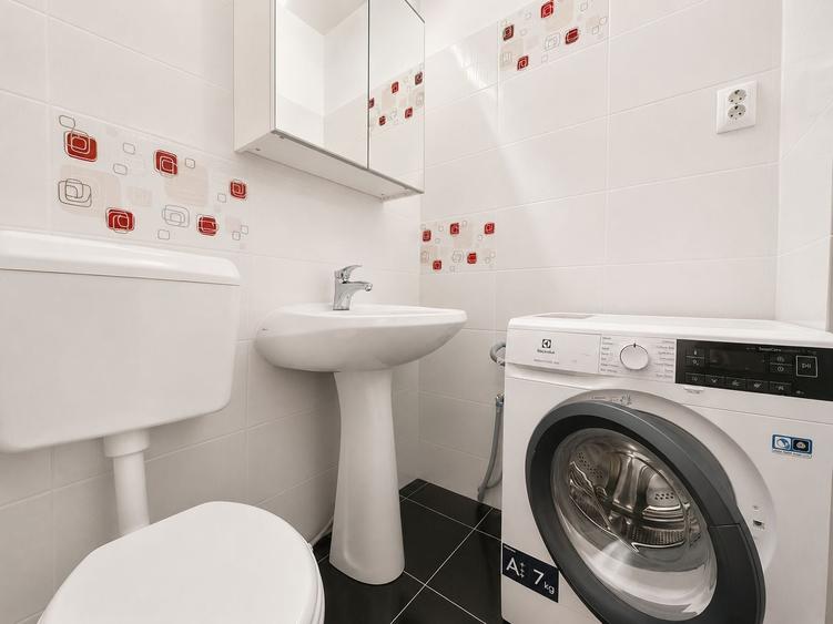 Apartament cu 3 camere decomandat, mobilat în 13 Septembrie