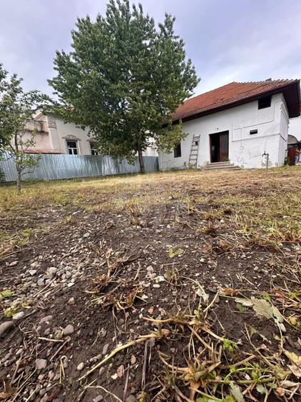 Casă individuală cu 2 camere cu Canalizare în Central