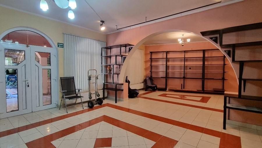 Casă individuală cu 12 camere cu Canalizare în Lucian Blaga