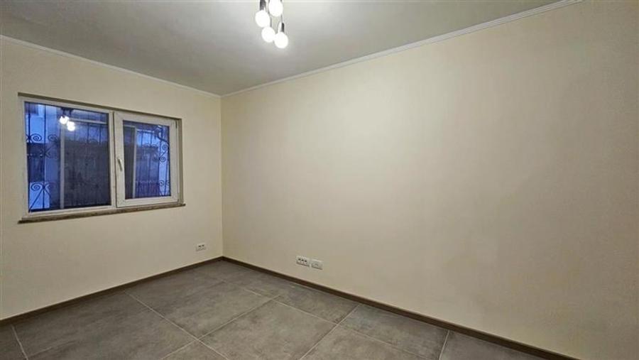 Apartament cu 3 camere decomandat în Complex Studențesc