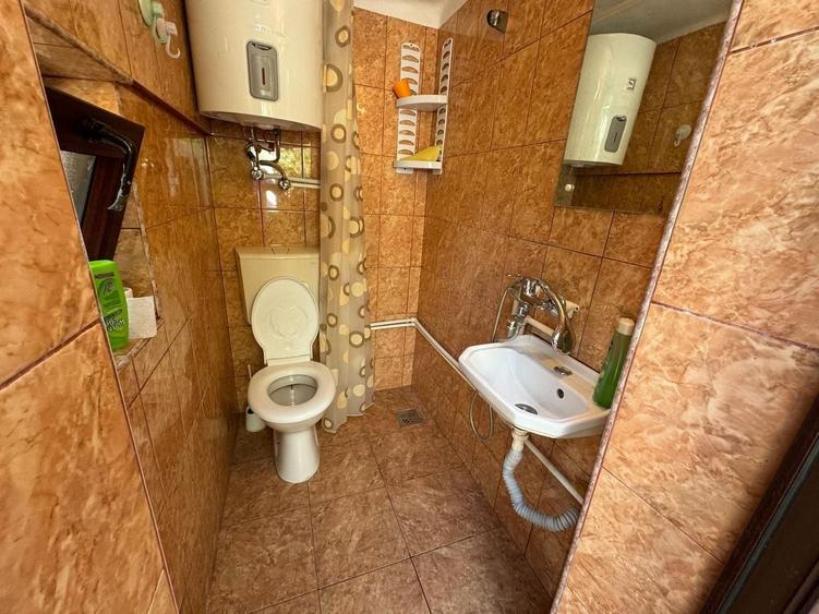 Casă individuală cu 4 camere cu Canalizare în Central