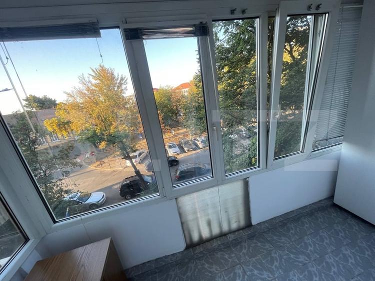 Apartament cu 3 camere decomandat, mobilat în Decebal
