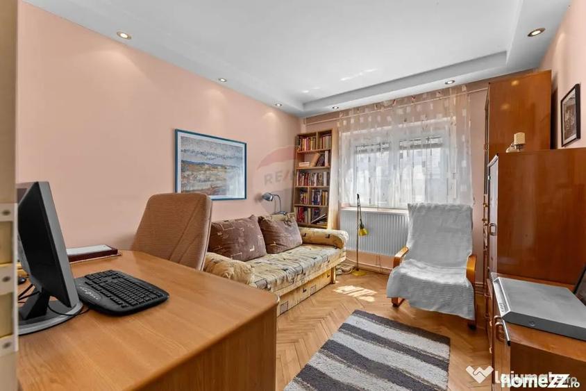 Apartament cu 3 camere decomandat în Podgoria